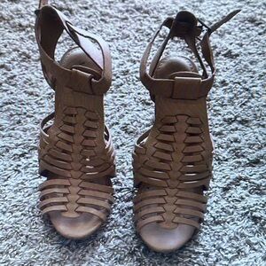 Women's Tan Strappy Sandals